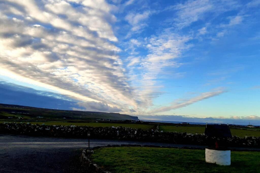 Cliffs View Self Catering @ Limestone Lodge Doolin Kültér fotó